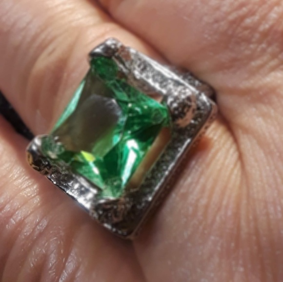 Ladies Ring size 9 - Picture 5 of 7